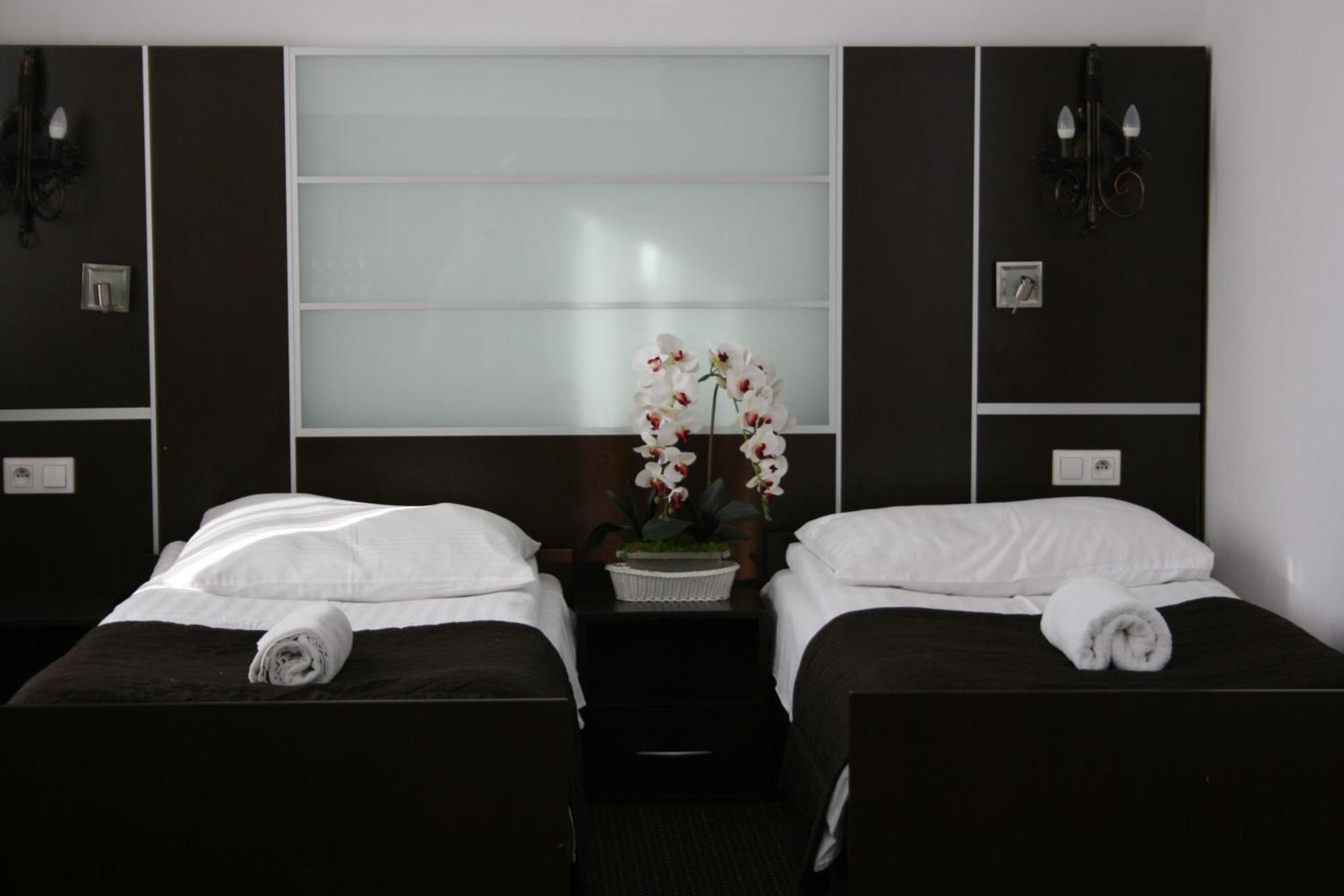 Hotel Junior 2 克拉科夫 外观 照片